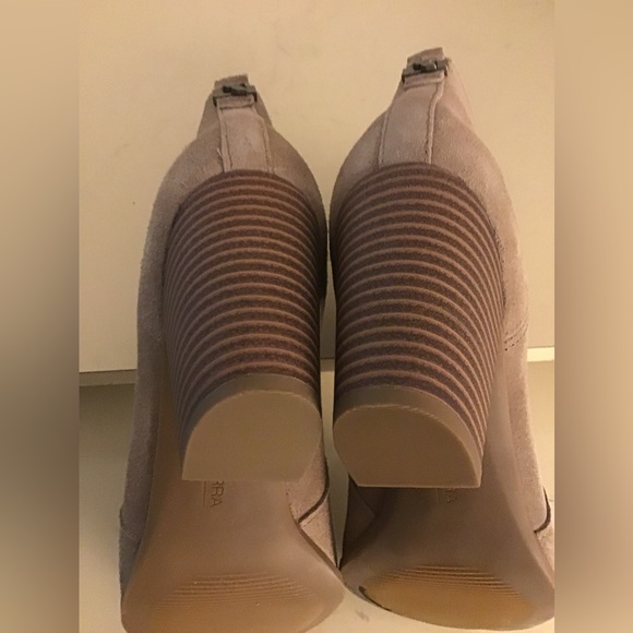 Koolaburra By Uggs women beige suede Chelsea heel boots US 10 - Picture 10 of 12